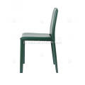 Włoskie minimalistyczne zielone skórzane krzesła do jadalni